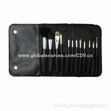 12-piece professional makeup brushes, made of wooden handle and aluminum ferrule with goat hair